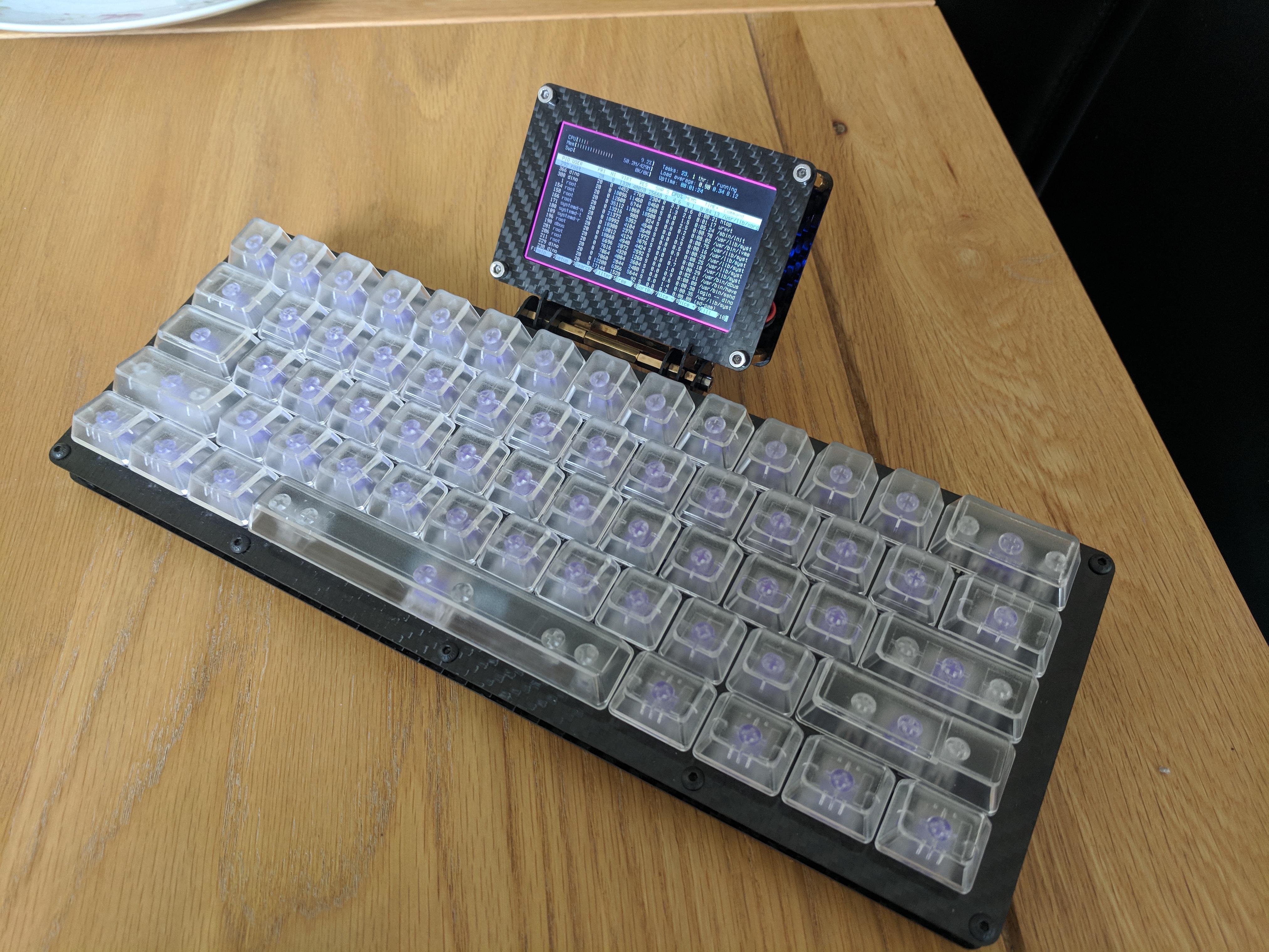 Cyberdeck based on a custom mechanical keyboard and raspberry Pi